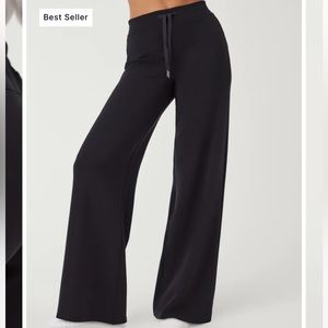 SPANX NWT AirEssentials Wide Leg Pant - Small, Black